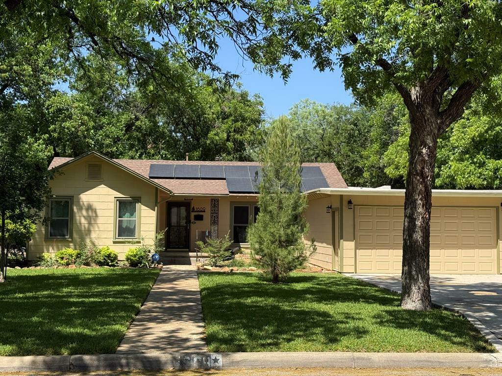 Property Photo: 1609 S Madison St TX 76901