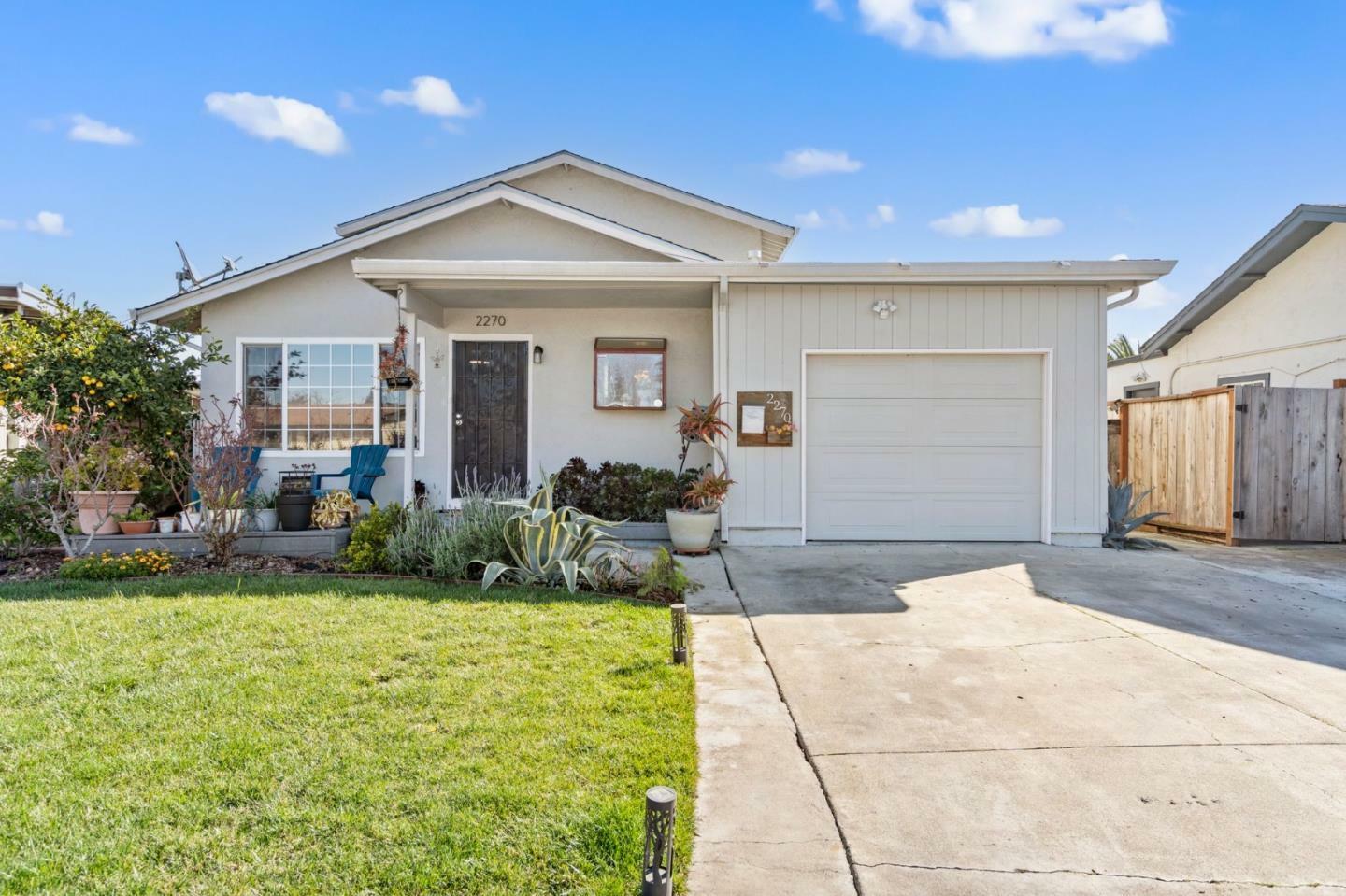 Property Photo: 2270 Brentwood Court CA 94303
