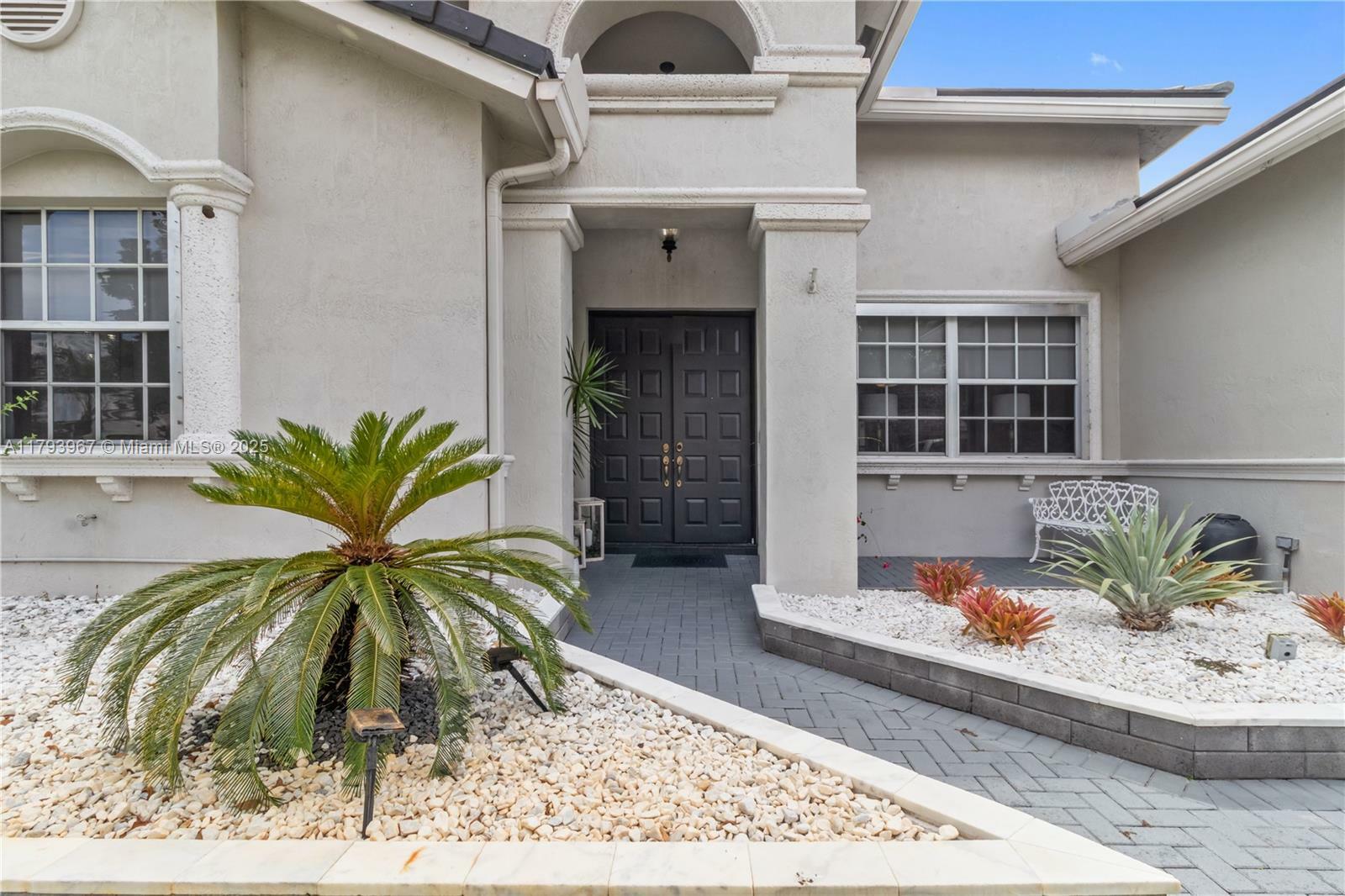 Property Photo: 1046 SW 159th Way FL 33027