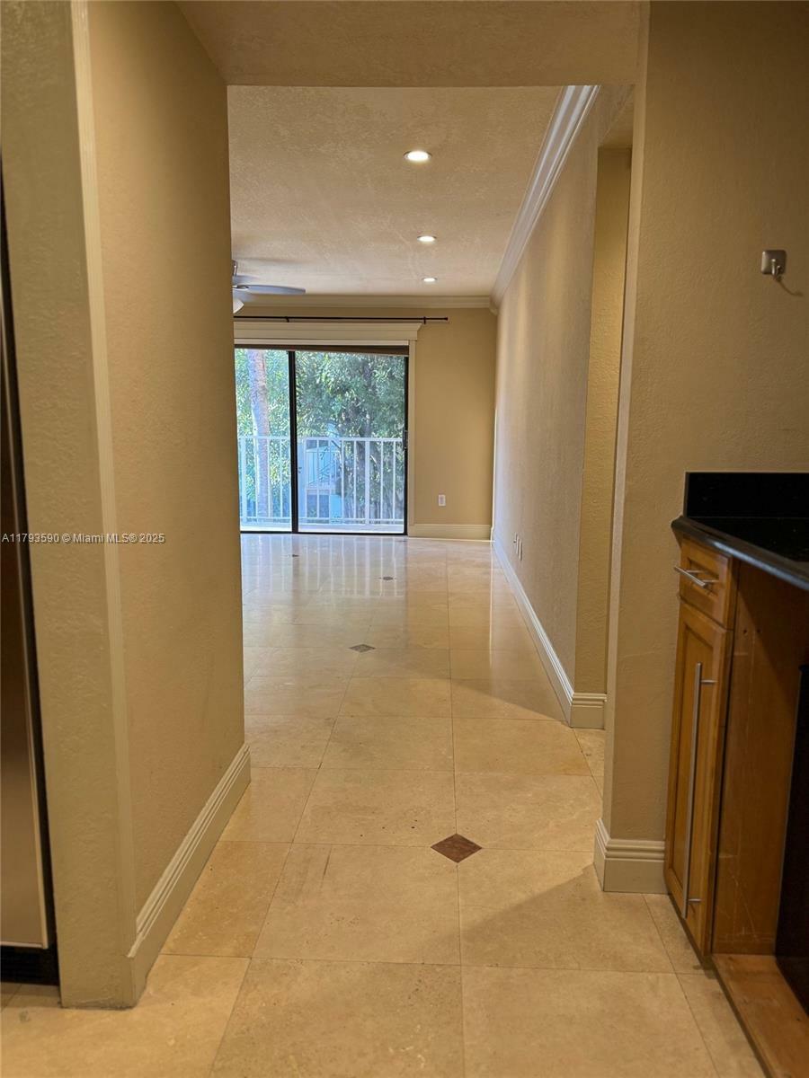 Property Photo: 9301 SW 92nd Ave B212 FL 33176
