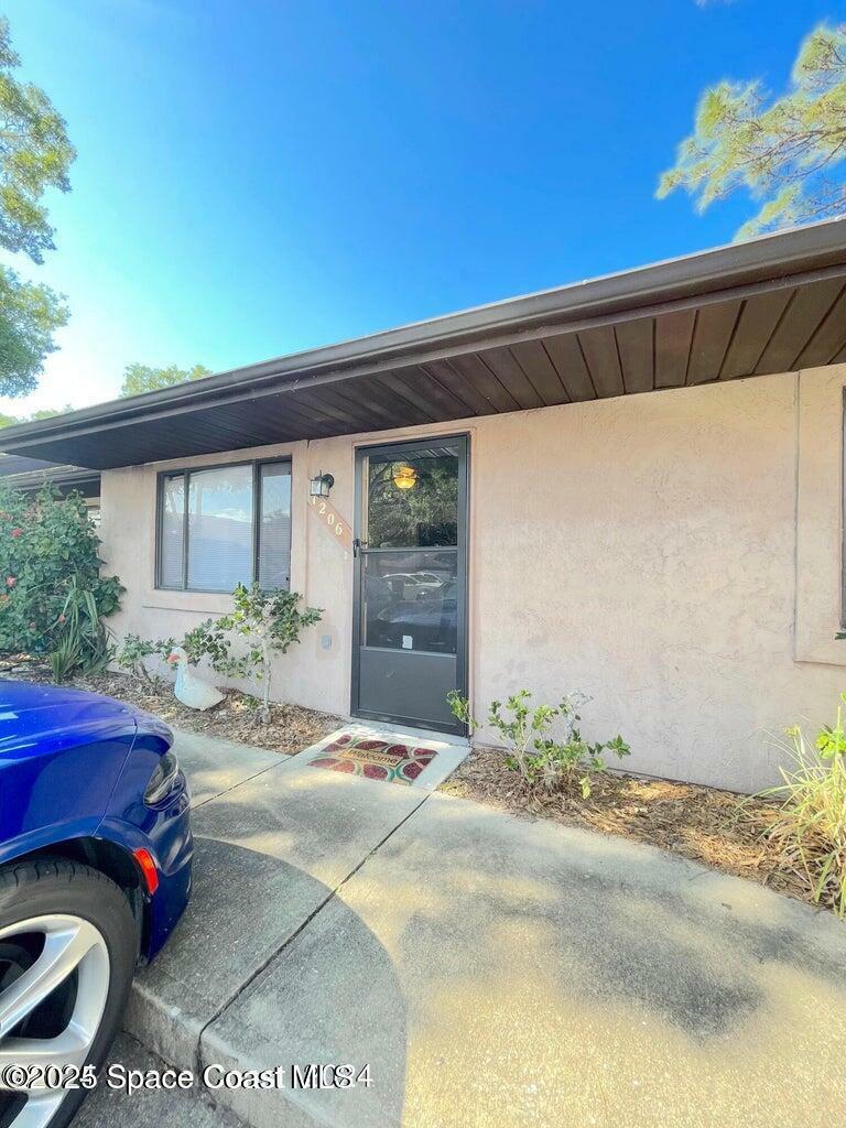Property Photo: 1206 Shady Pines Lane FL 32796