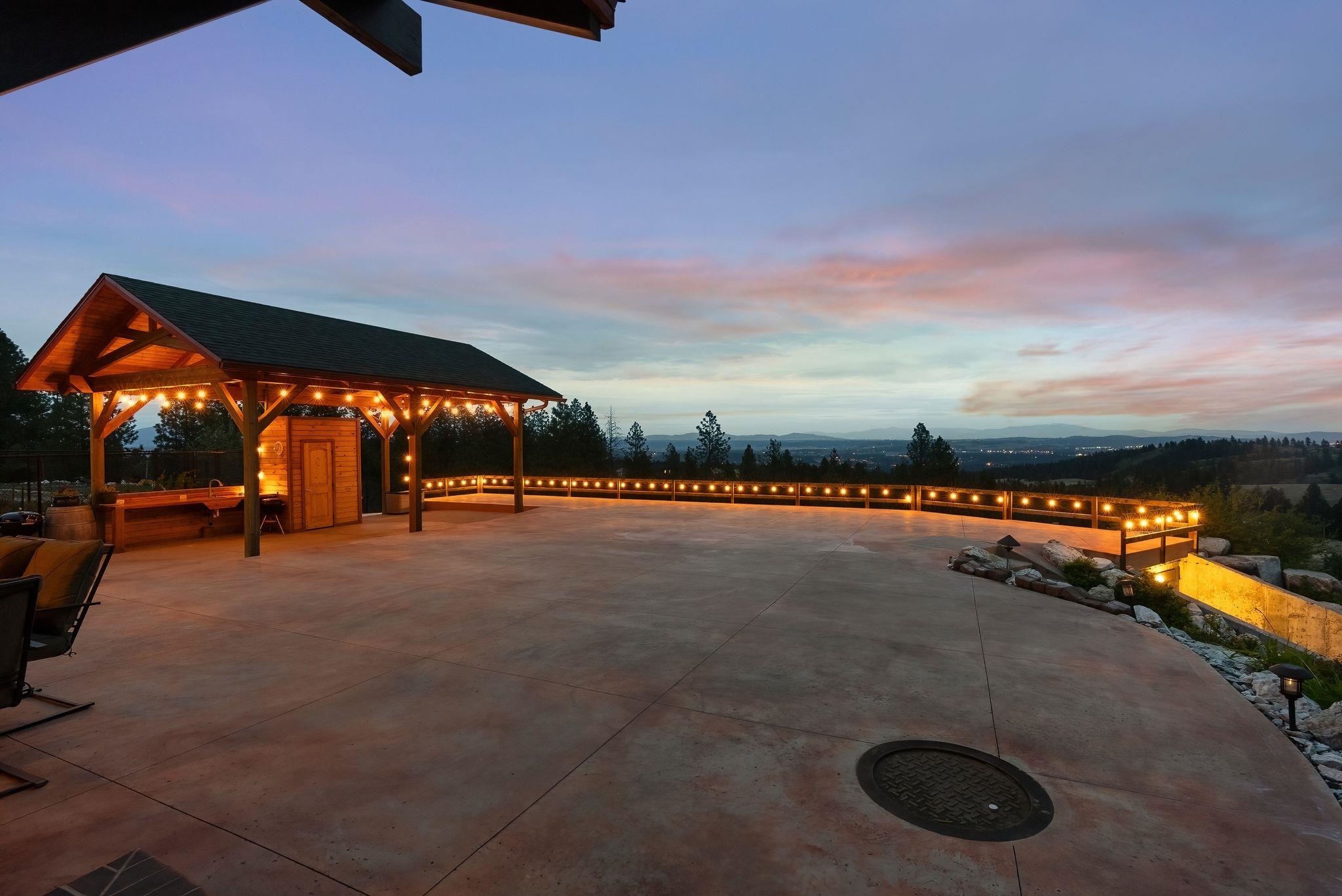 Property Photo: 3906 W Crandall Ln WA 99208