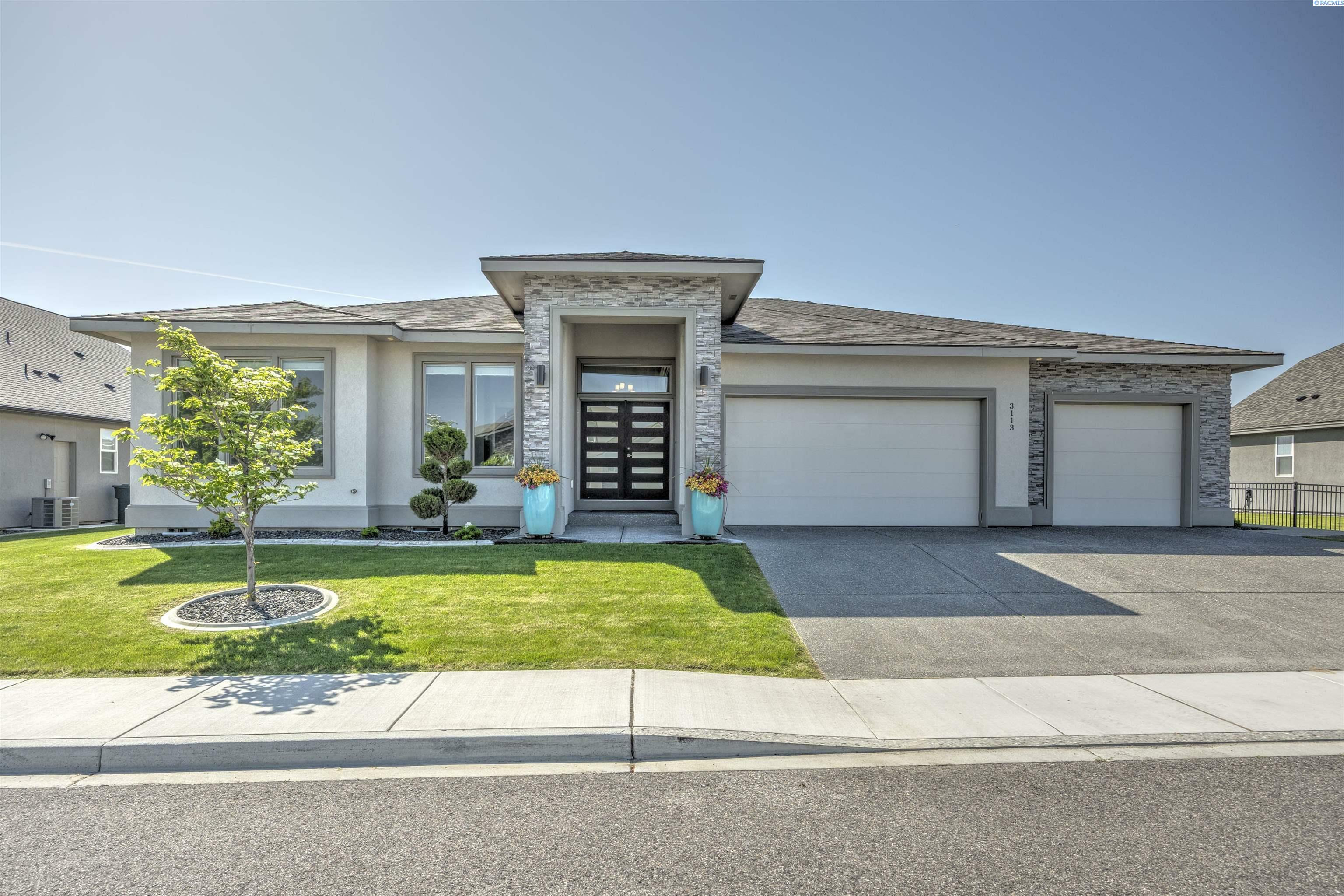 Property Photo: 3113 Deserthawk Loop WA 99354