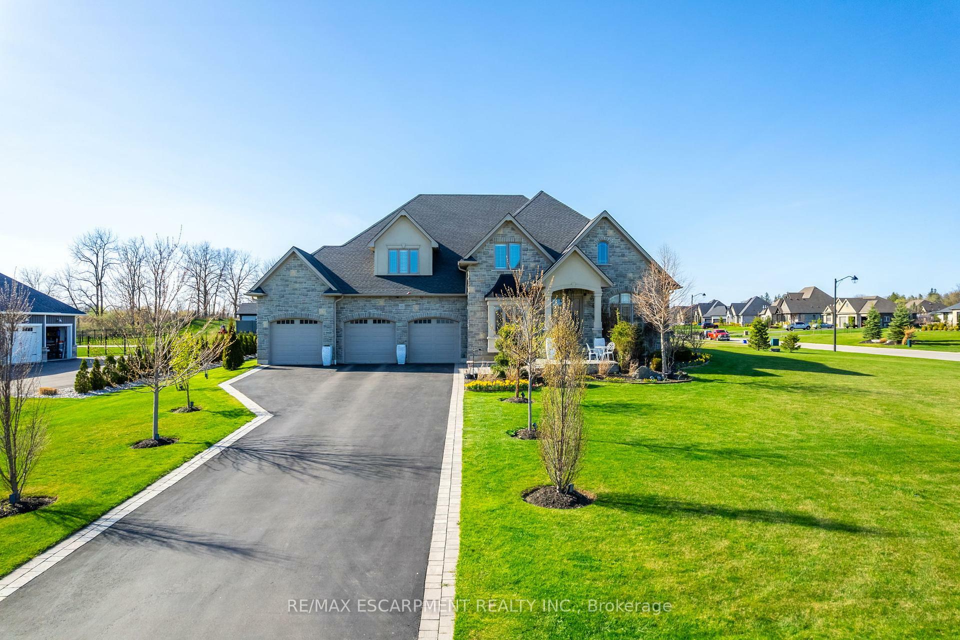 10 Harper Boulevard  Brantford ON N3T 0E1 photo