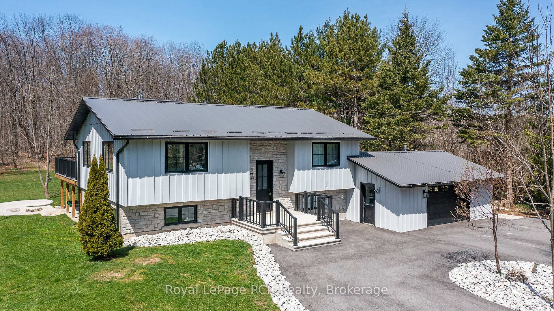 126 West Street  Georgian Bluffs ON N4K 5N7 photo