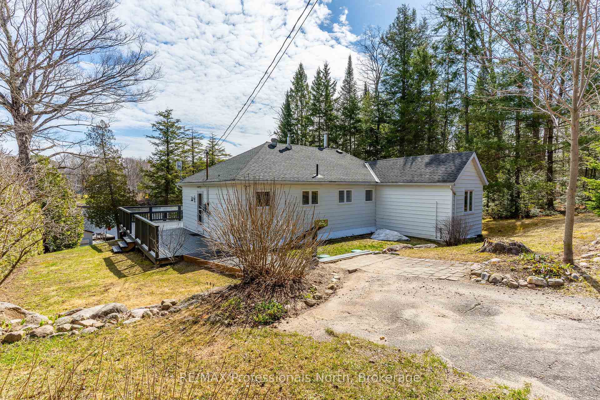 Property Photo: 1054 Grace River Road ON K0L 1M0