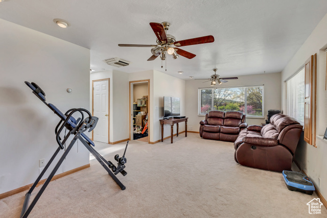 Property Photo: 1253 Oakridge Ln UT 84010