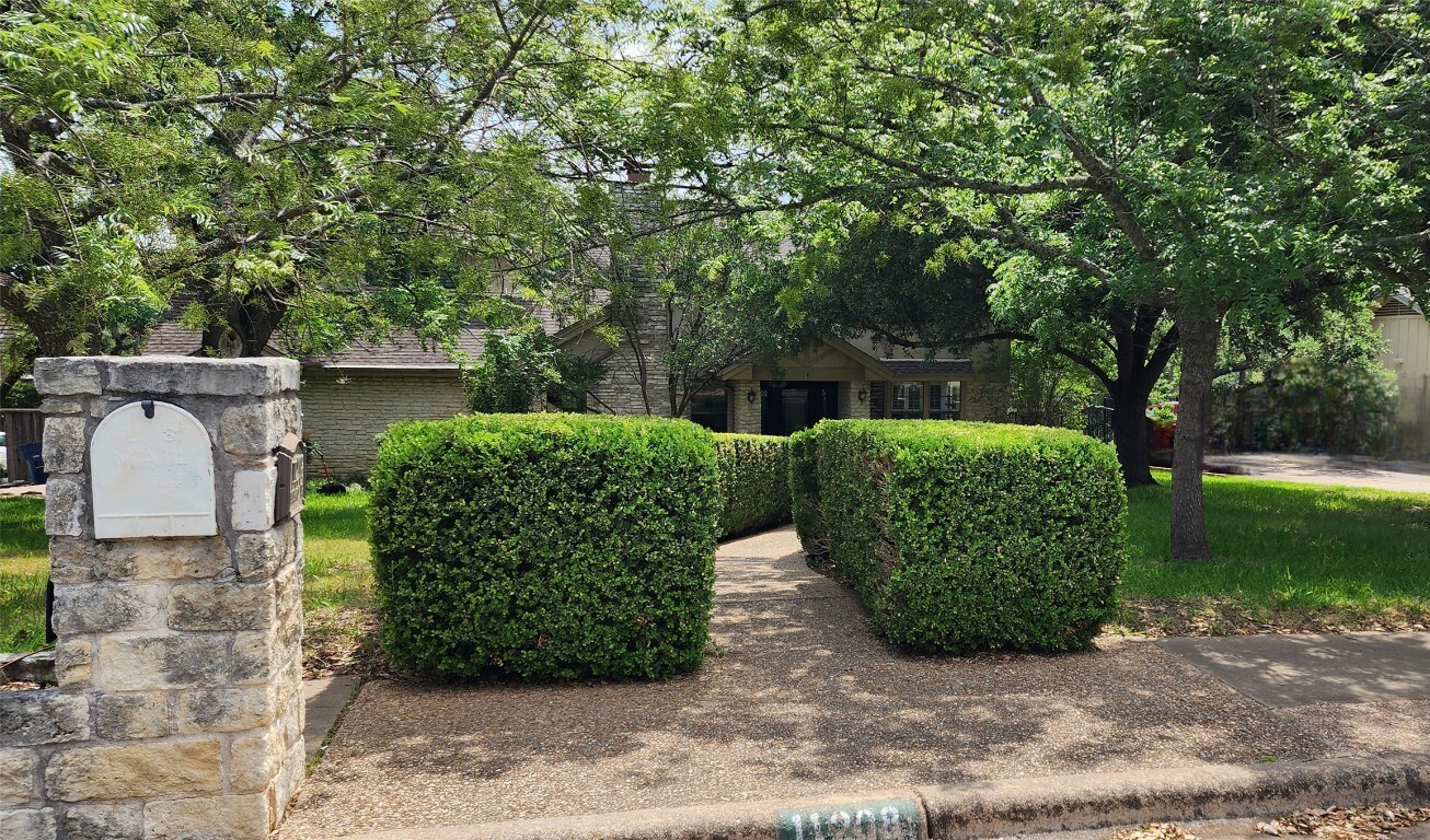 11208 Taterwood Drive  Austin TX 78750 photo