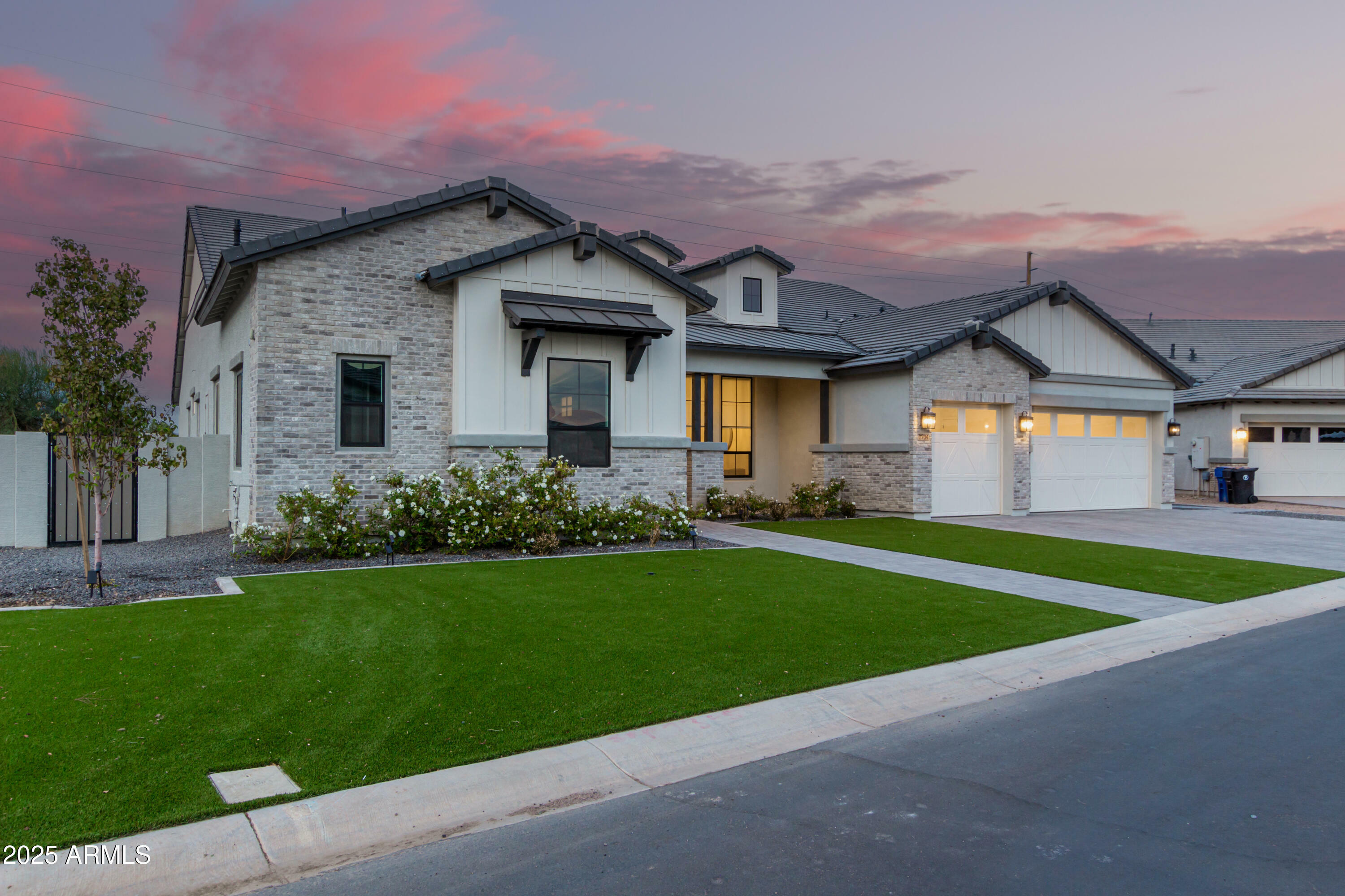 Property Photo: 1704 E Melrose Street AZ 85203