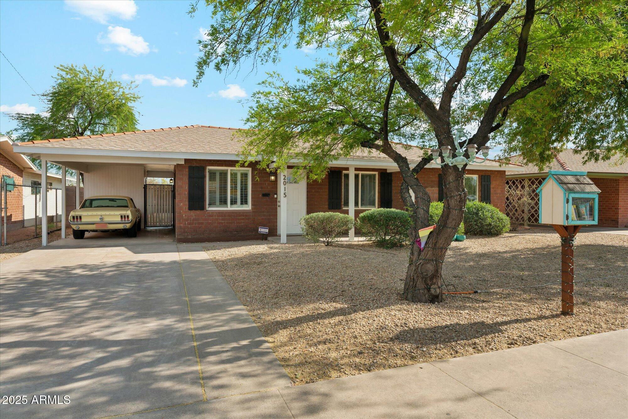 Property Photo: 2015 W Weldon Avenue AZ 85015