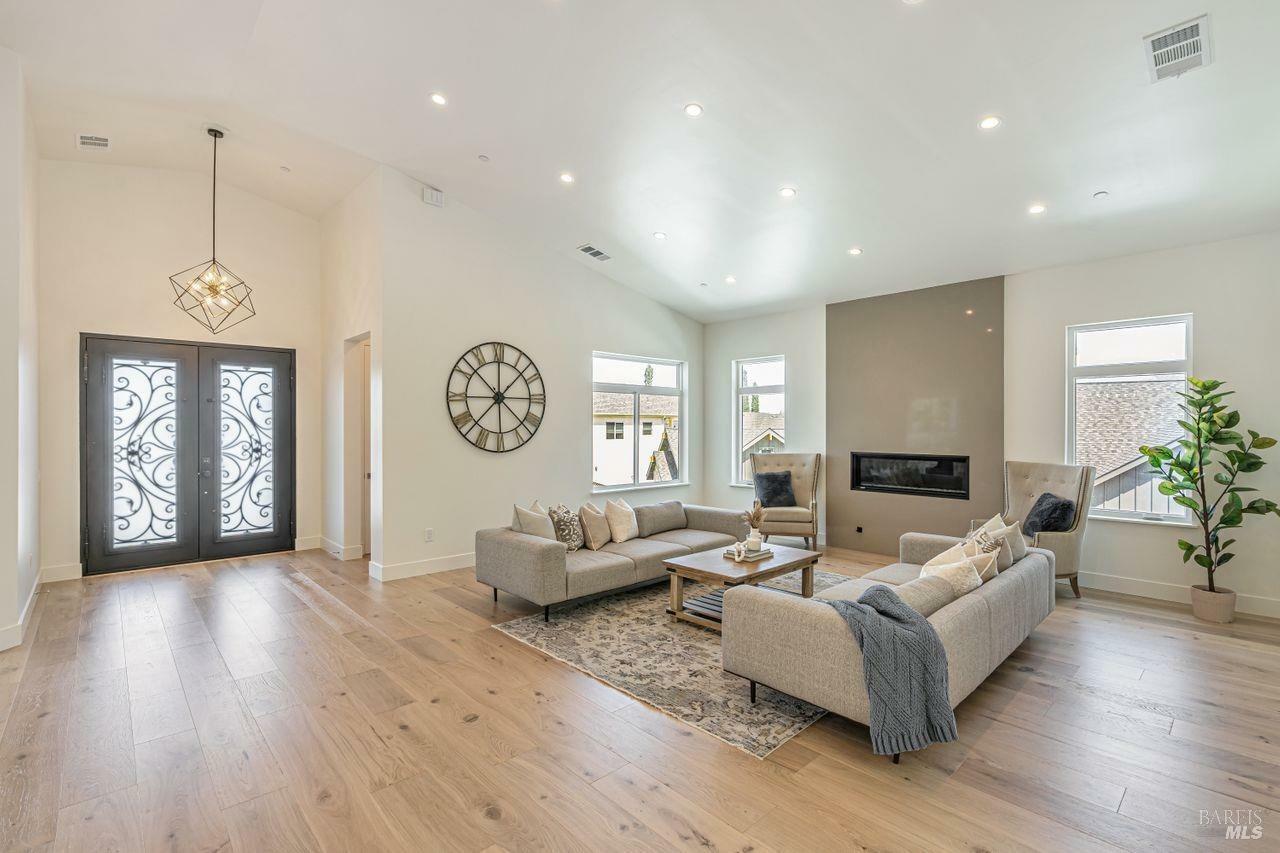 Property Photo: 2022 Stony Oak Court CA 95403