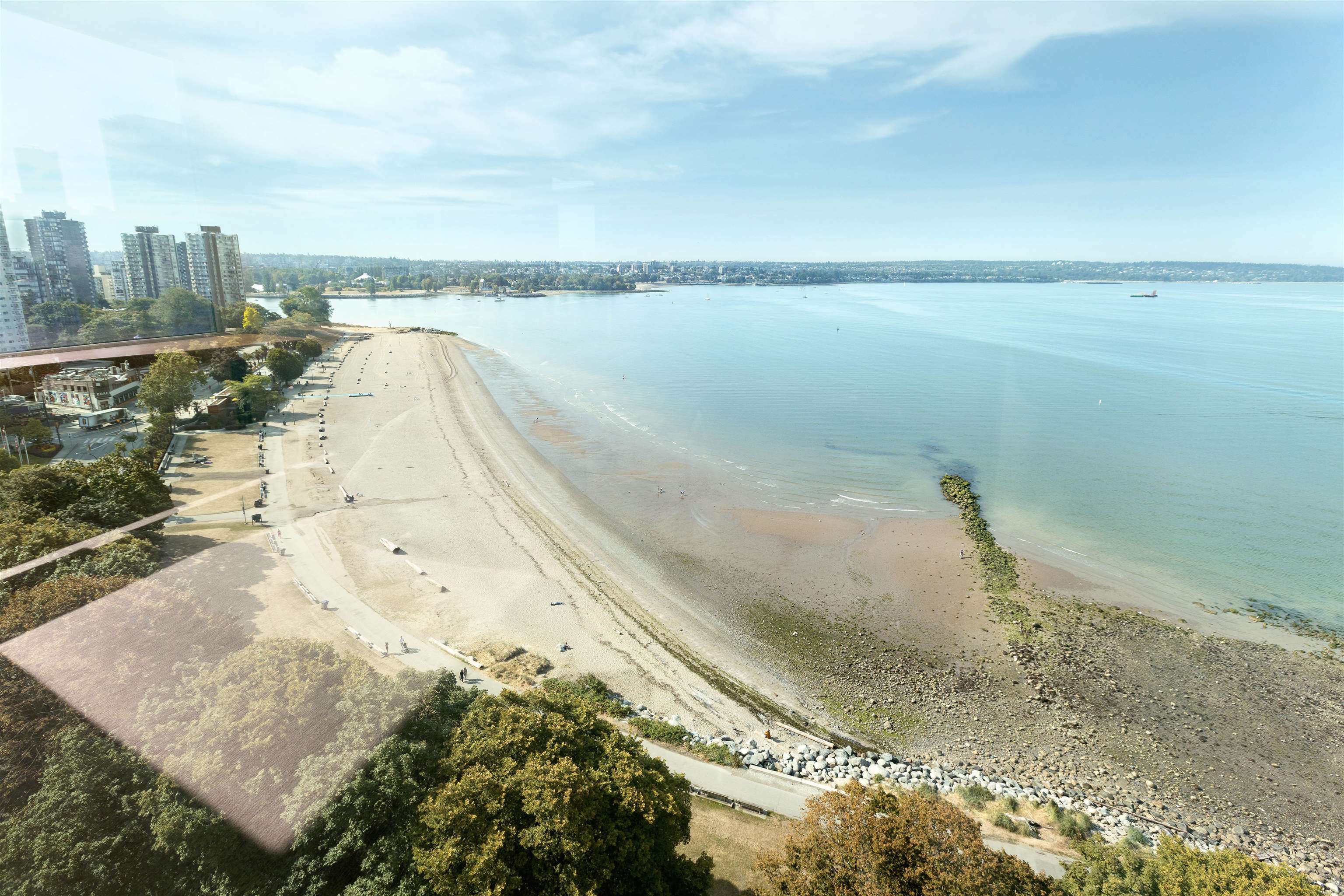 Property Photo: 1919 Beach Avenue 1600 BC V6G 1Z2