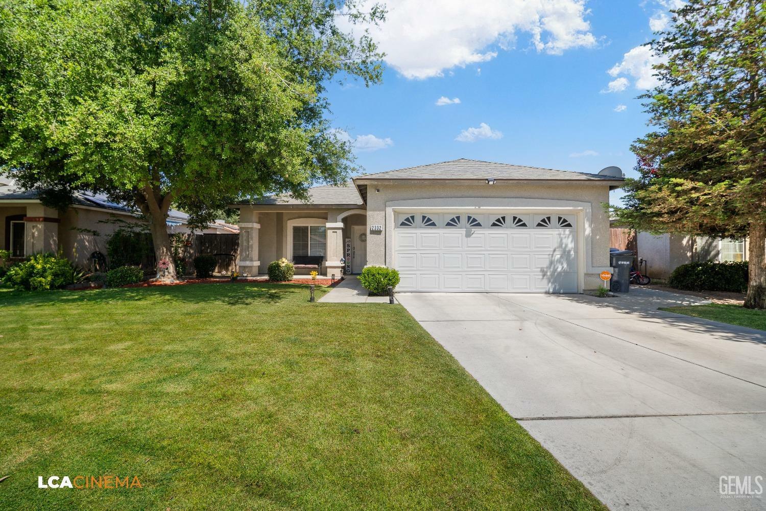 Property Photo: 2332 Corte Vallejo CA 93215