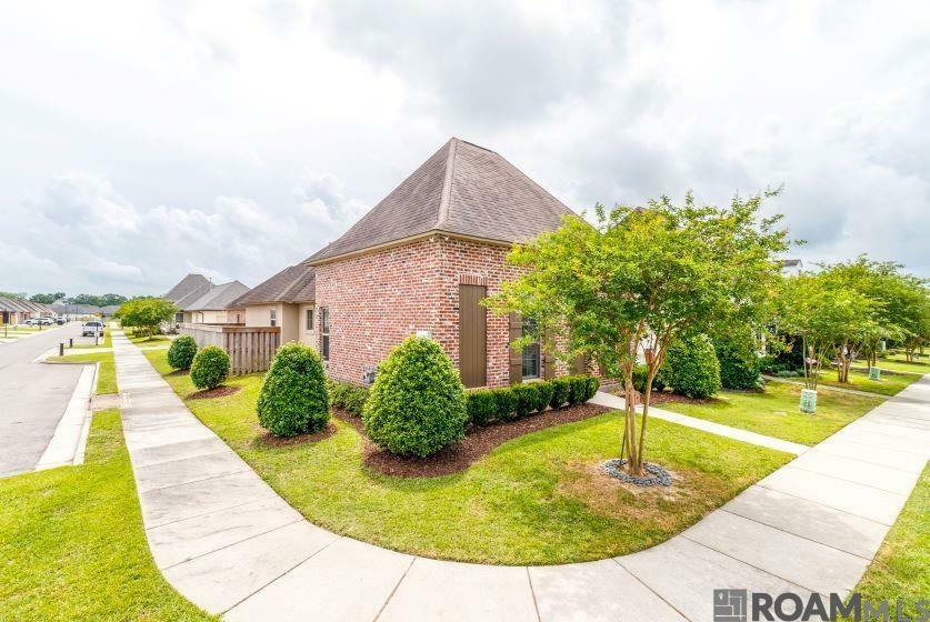 Property Photo: 13909 Park Terrace Dr LA 70810