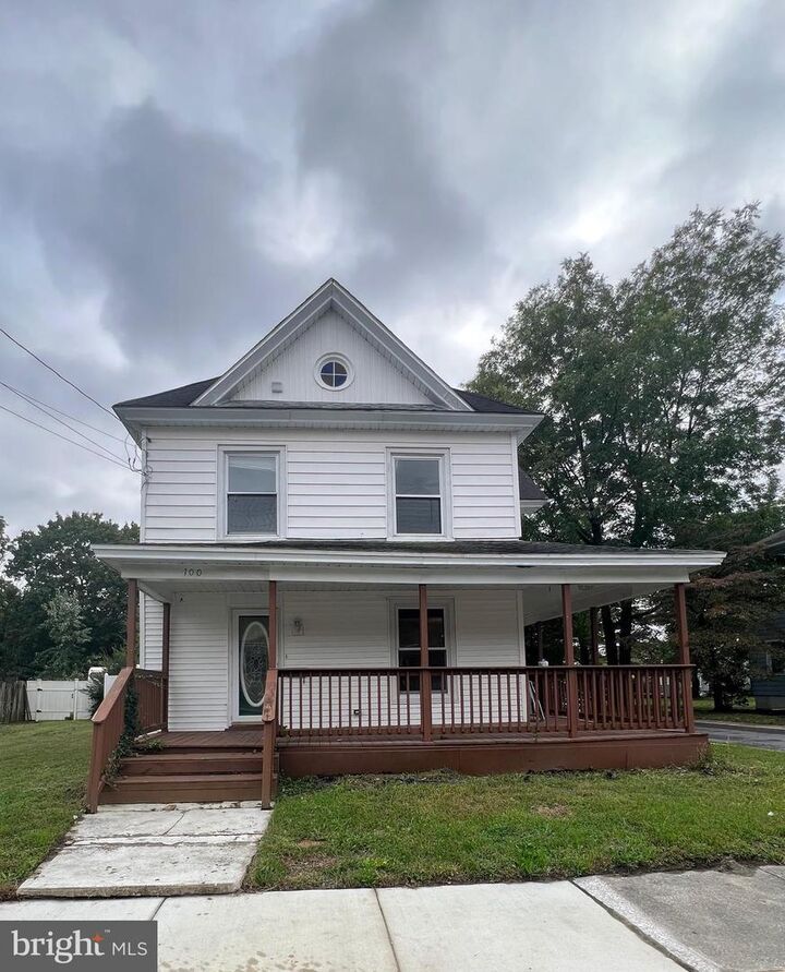 100 E Pine Street  Delmar MD 21875 photo