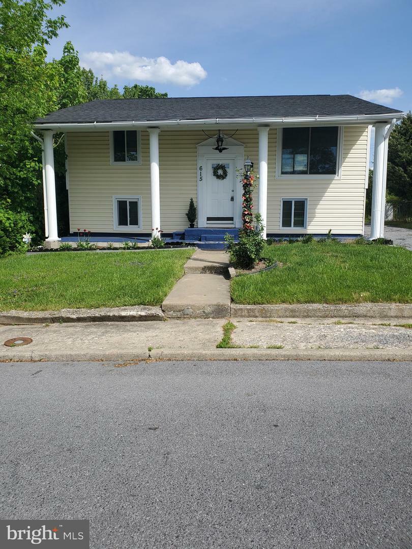 Property Photo: 615 State Circle WV 25401