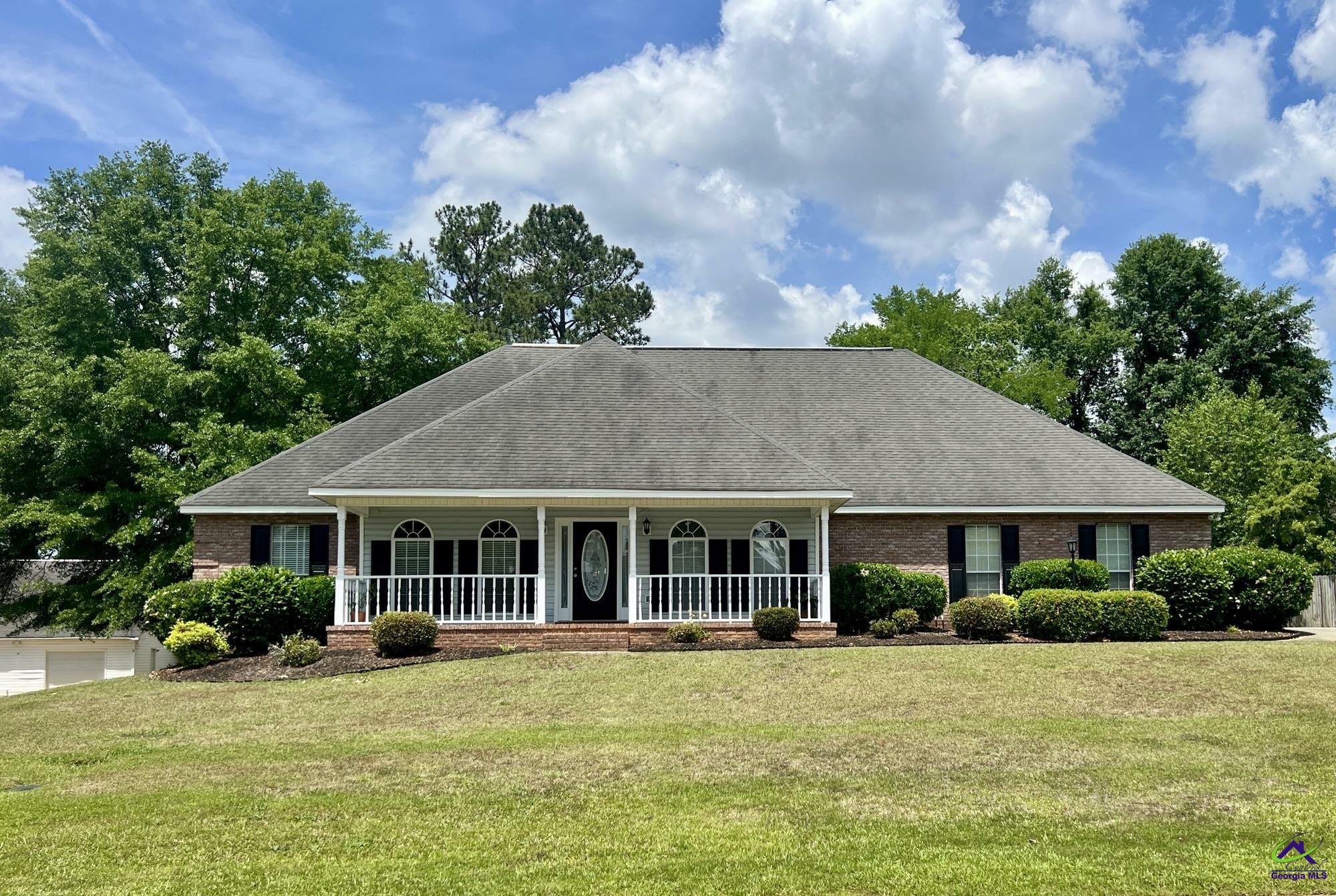 Property Photo: 143 Gleneagle Drive GA 31008