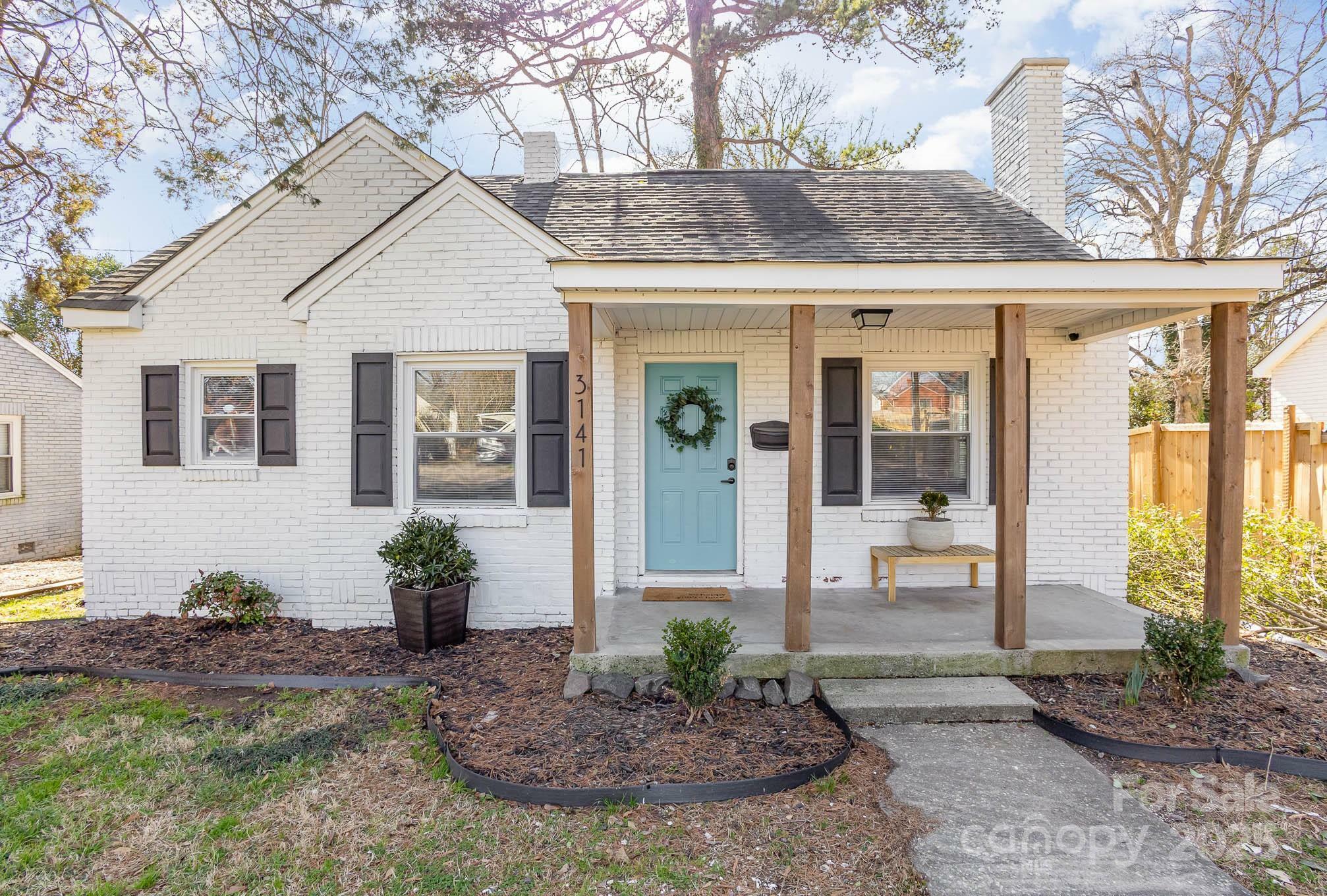 Property Photo: 3141 Mathis Drive NC 28208