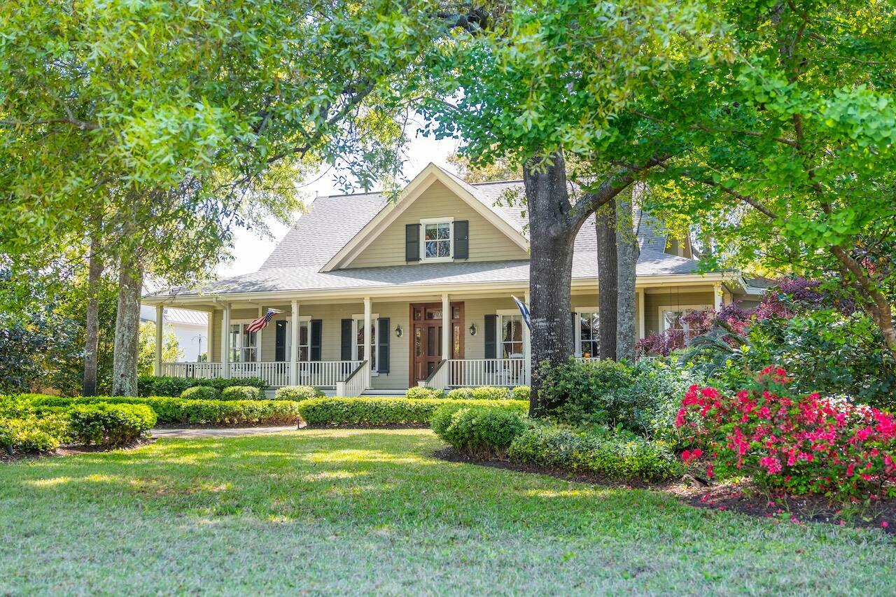 Property Photo:  707 Royall Avenue  SC 29464 