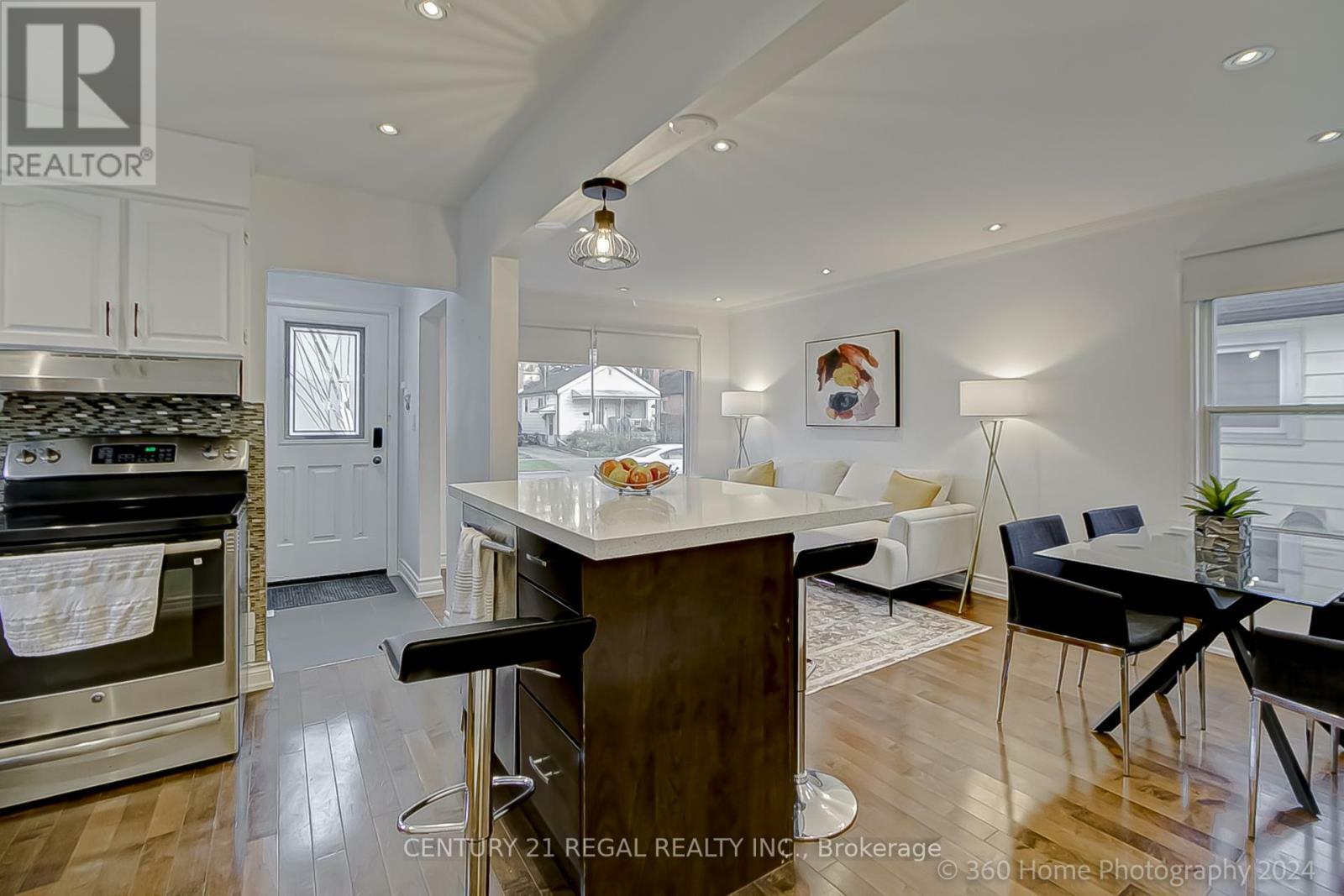 Property Photo: 8 Bexhill Avenue ON M1L 3B4