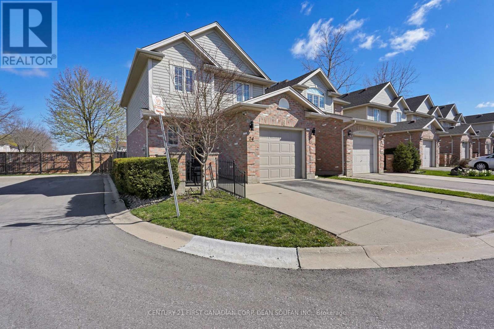 Property Photo: 10 Chalkstone Drive 24 ON N6E 3Z9