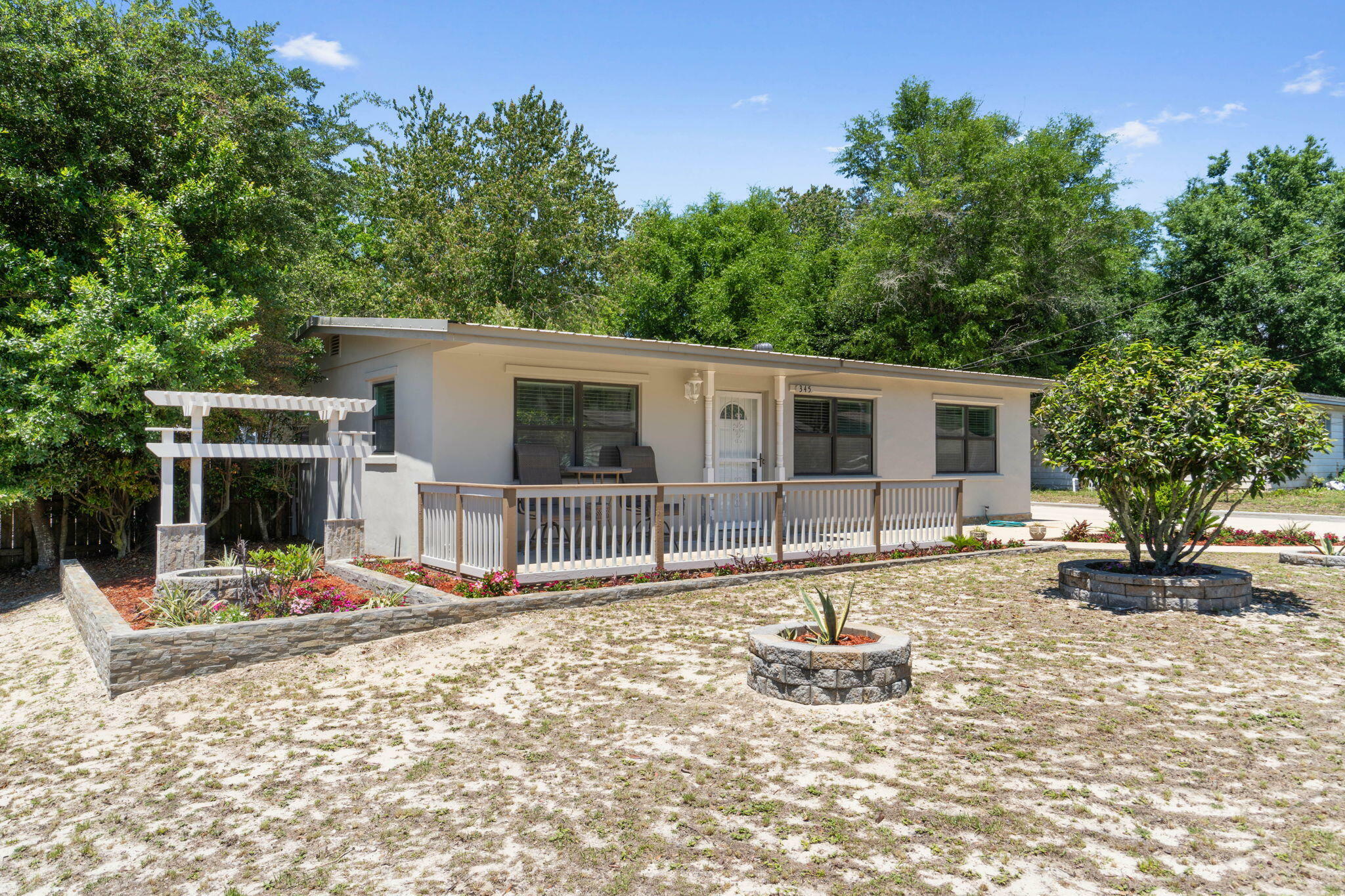 Property Photo: 345 Avon Lane FL 32569