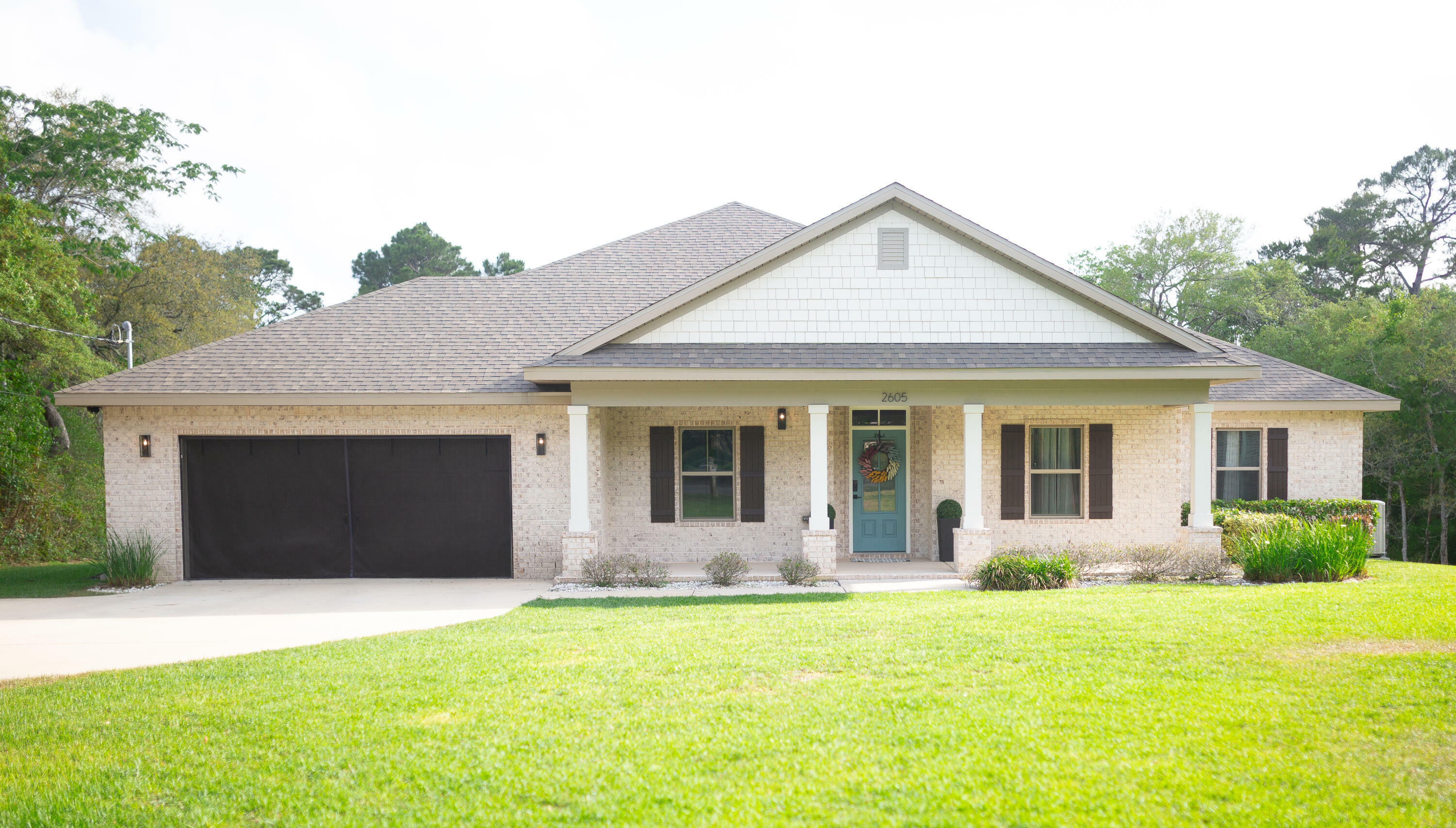 Property Photo: 2605 Avenida De Soto FL 32566