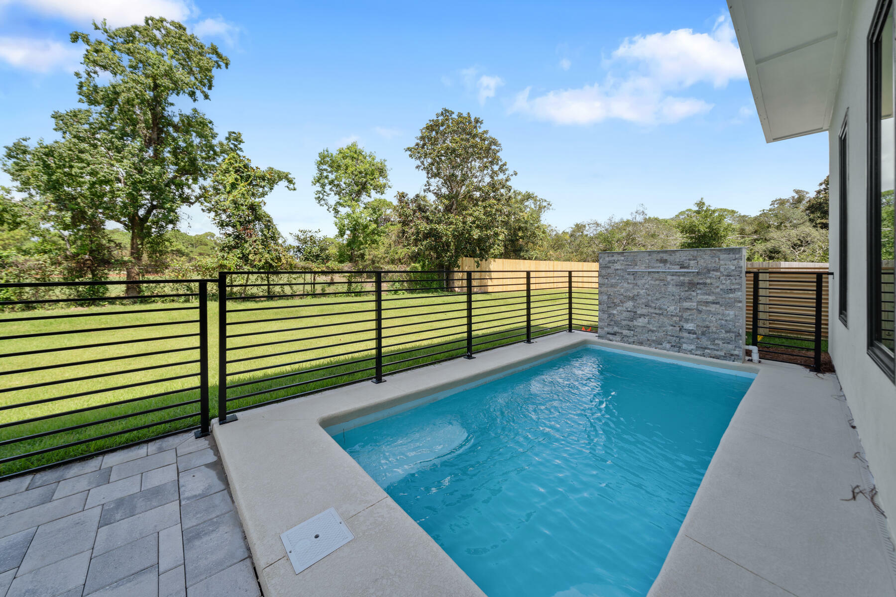 Property Photo: 2440 Belmar Court FL 32408