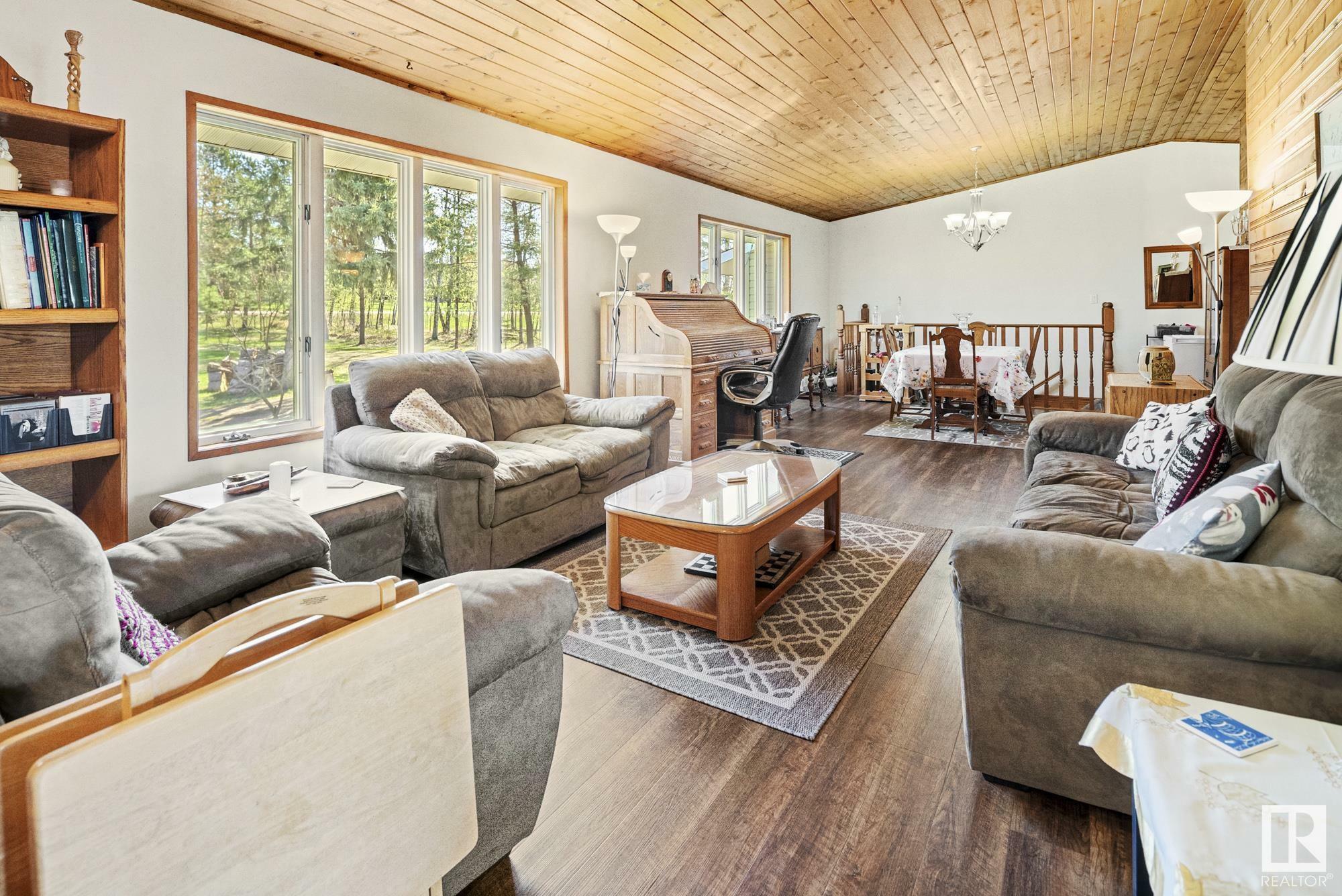 Property Photo: 56420 Rge Road 231 19 AB T0A 1N4