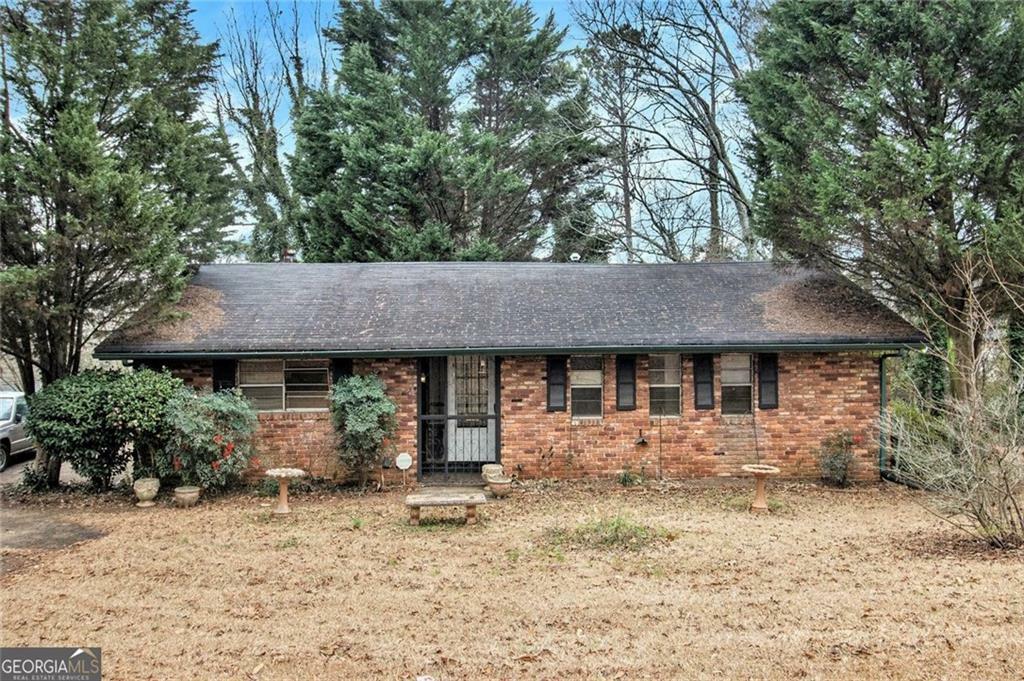 Property Photo: 1491 Boulderwoods Drive GA 30316