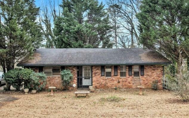 Property Photo: 1491 Boulderwoods Drive GA 30316