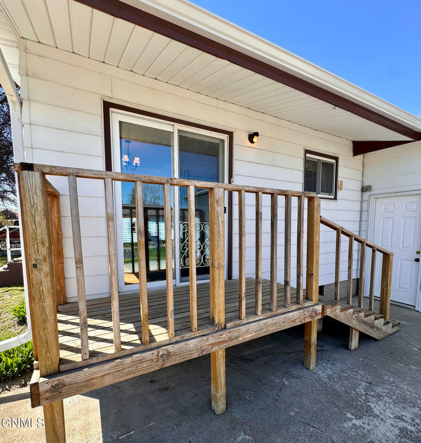 Property Photo: 116 5th Street E ND 58561
