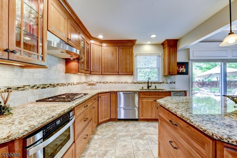 Property Photo: 17 Edgewood Rd NJ 08853