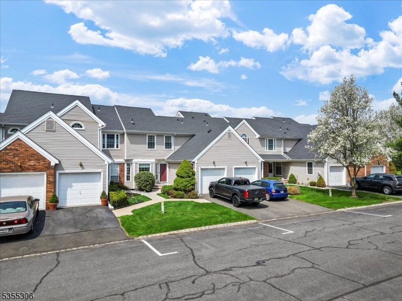 Property Photo: 18 Daisy Ct NJ 08889