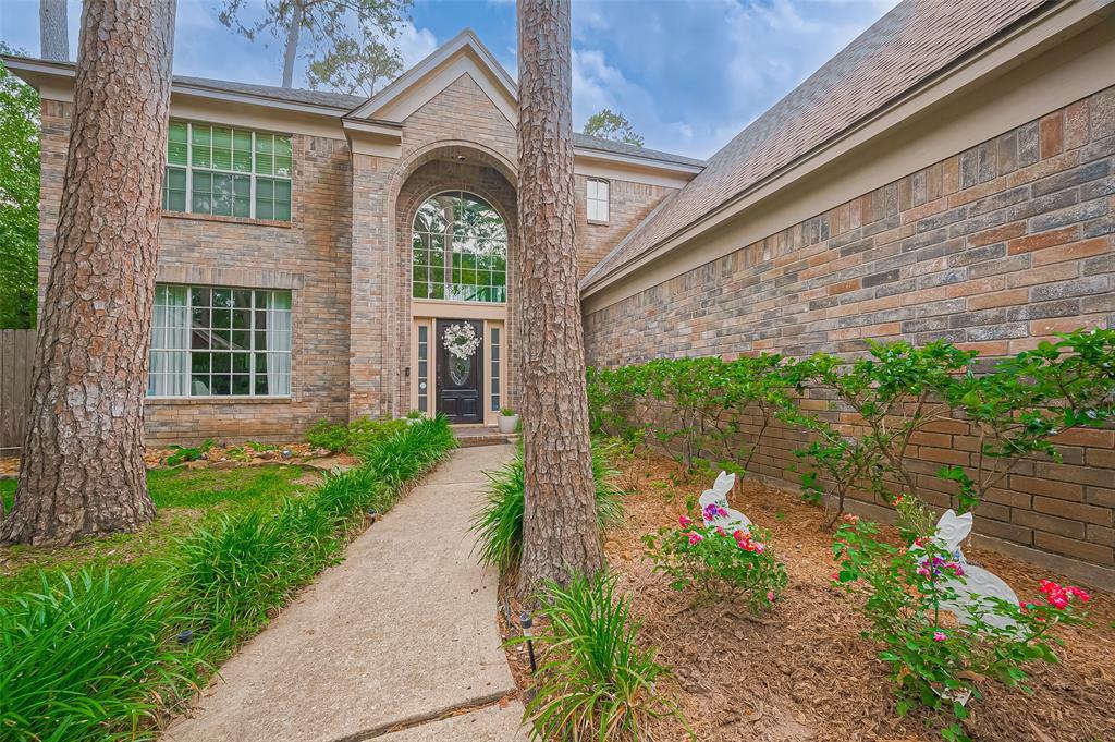 Property Photo: 72 N York Gate Court TX 77382