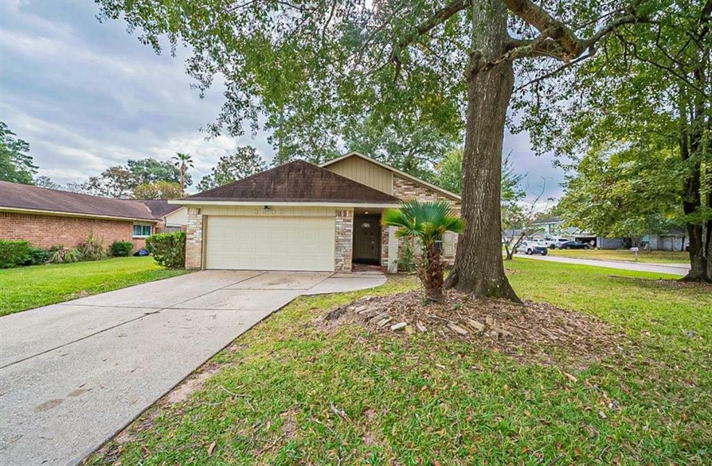 Property Photo: 3202 Crossman Street TX 77365