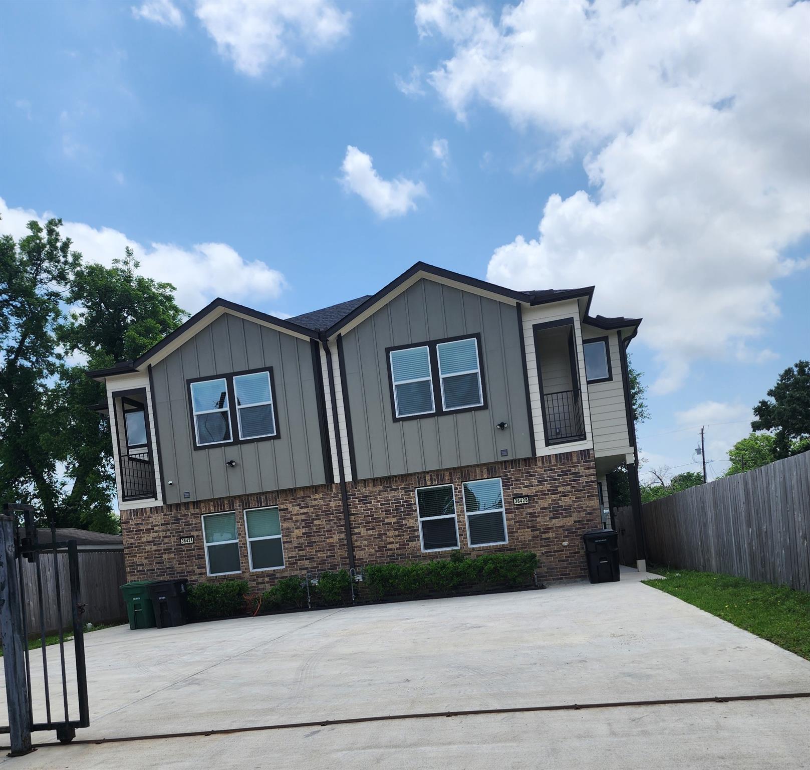 Property Photo: 3544 Mainer Street TX 77021
