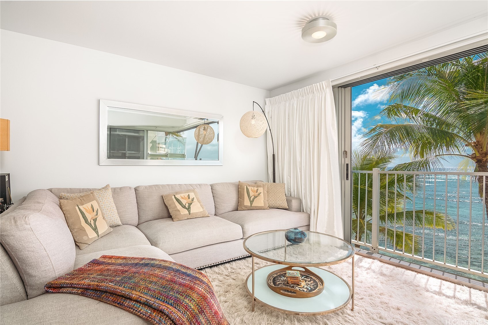 Property Photo: 3015 Kalakaua Avenue 402 HI 96815