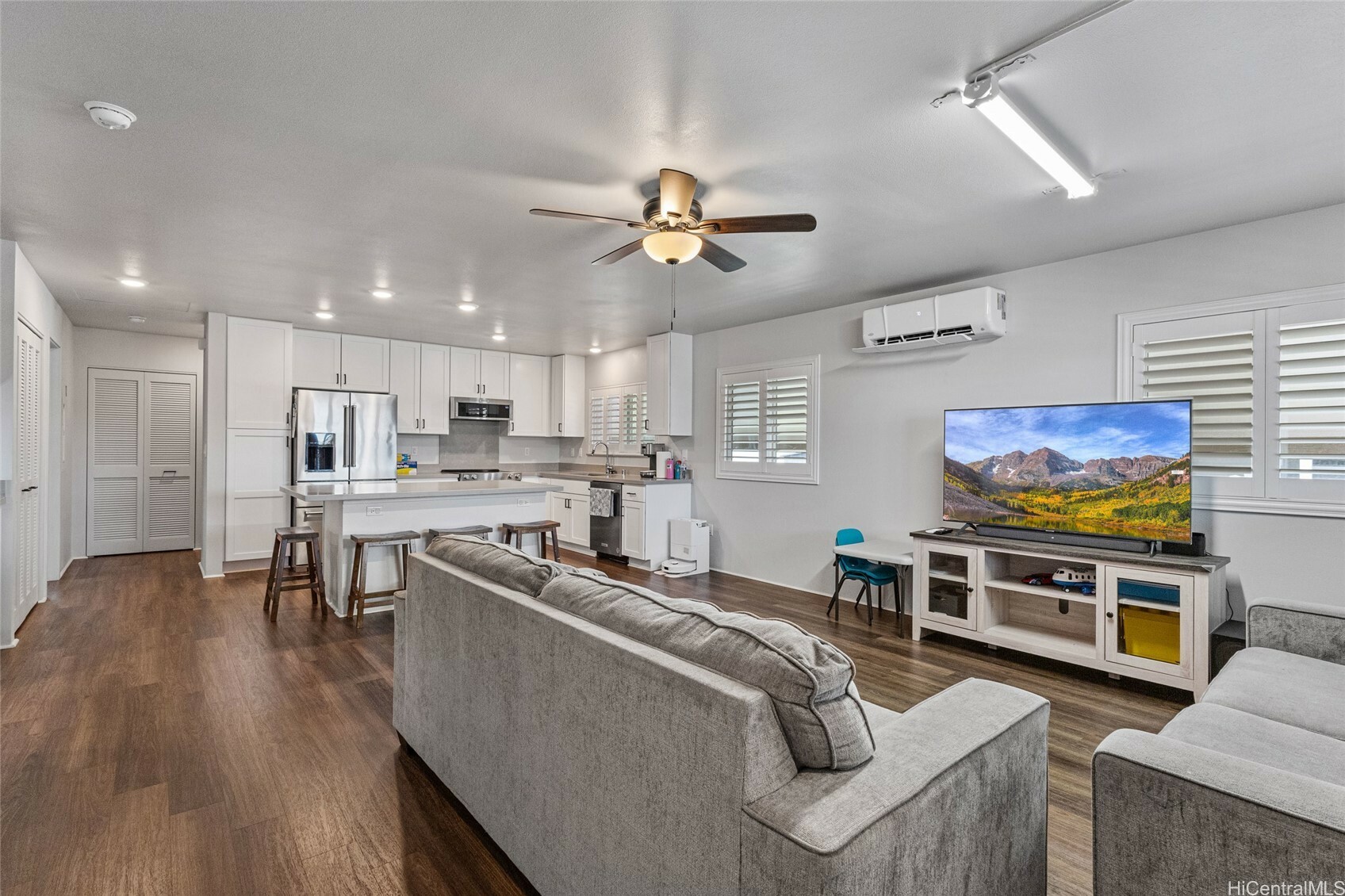Property Photo: 91-1368 Uluahewa Street HI 96706