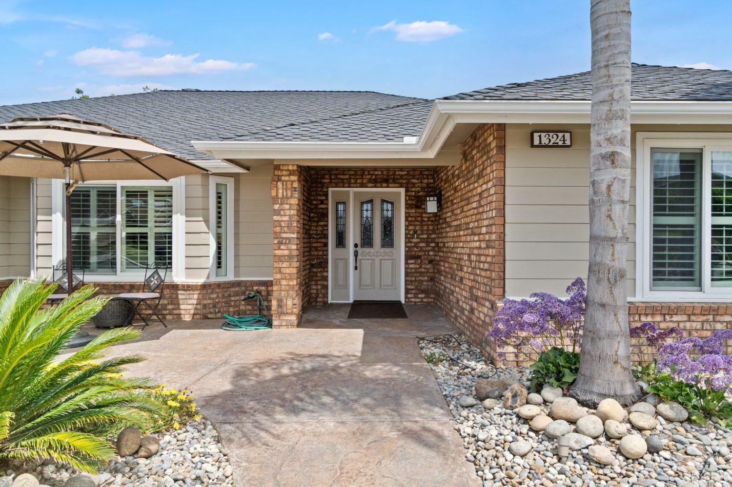 Property Photo: 1324 Cedar Lane CA 93245