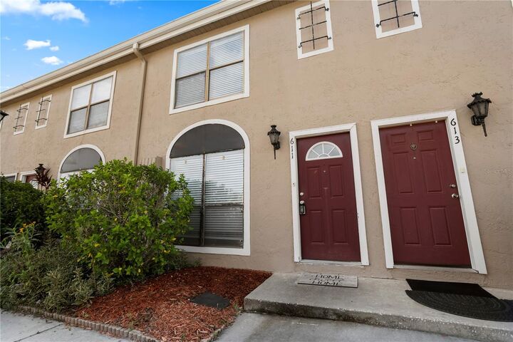 Property Photo: 611 Casa Park A Court FL 32708