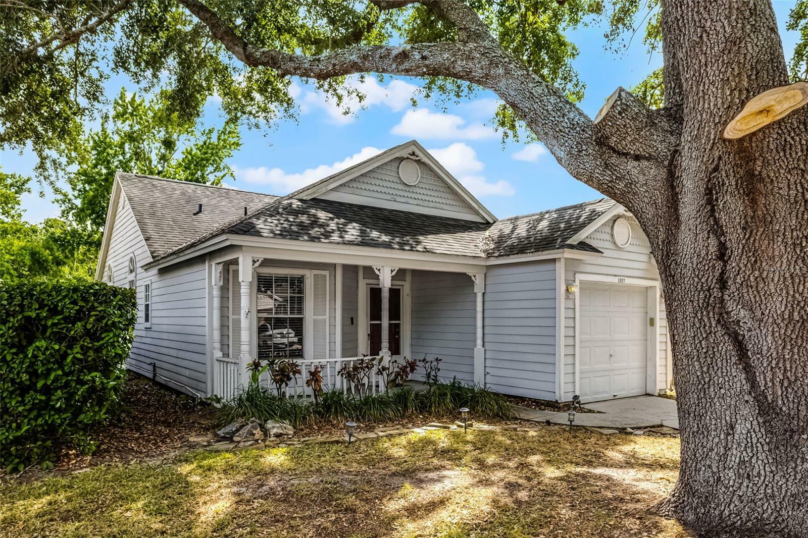 Property Photo: 1527 Braewick Street FL 32708
