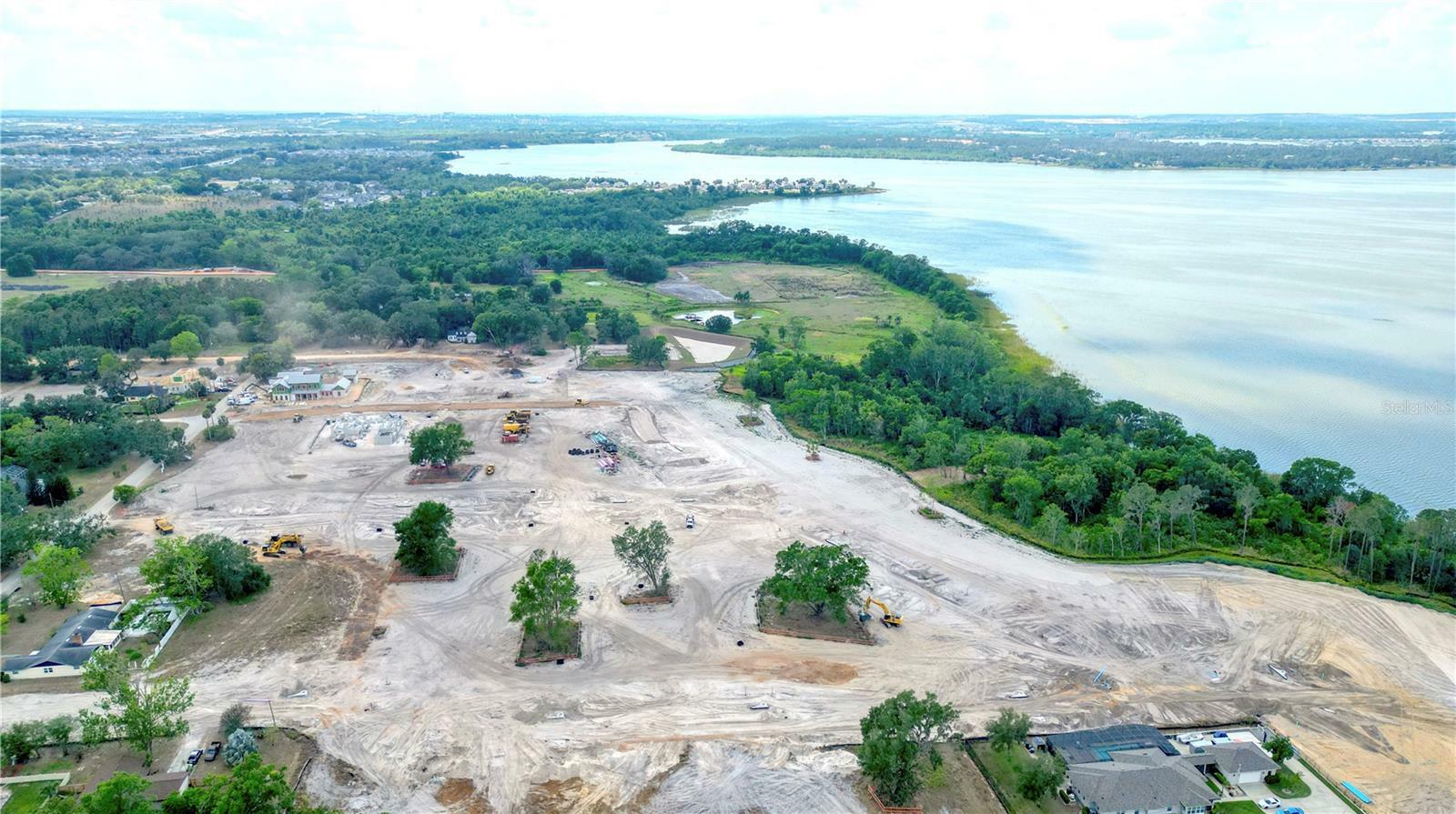 Property Photo: 510 N Nixon Street FL 34787