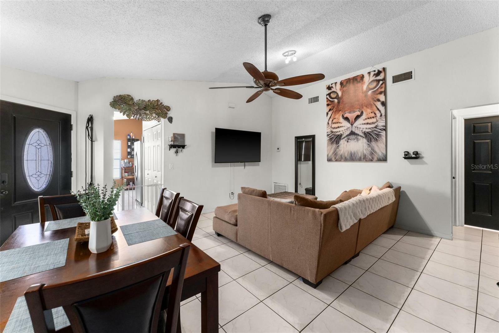 Property Photo: 9911 Dean Cove Lane FL 32825