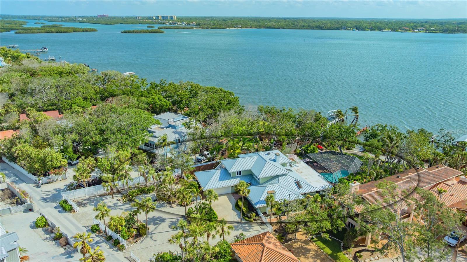 Property Photo:  1042 N Casey Key Road  FL 34229 
