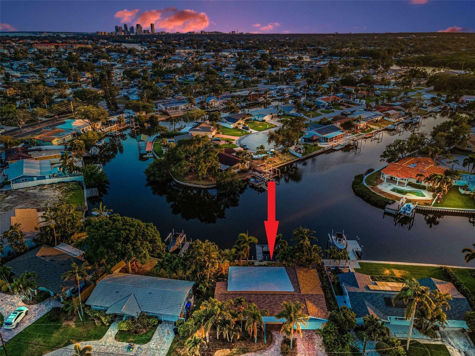 Property Photo: 4772 Dover Street NE FL 33703