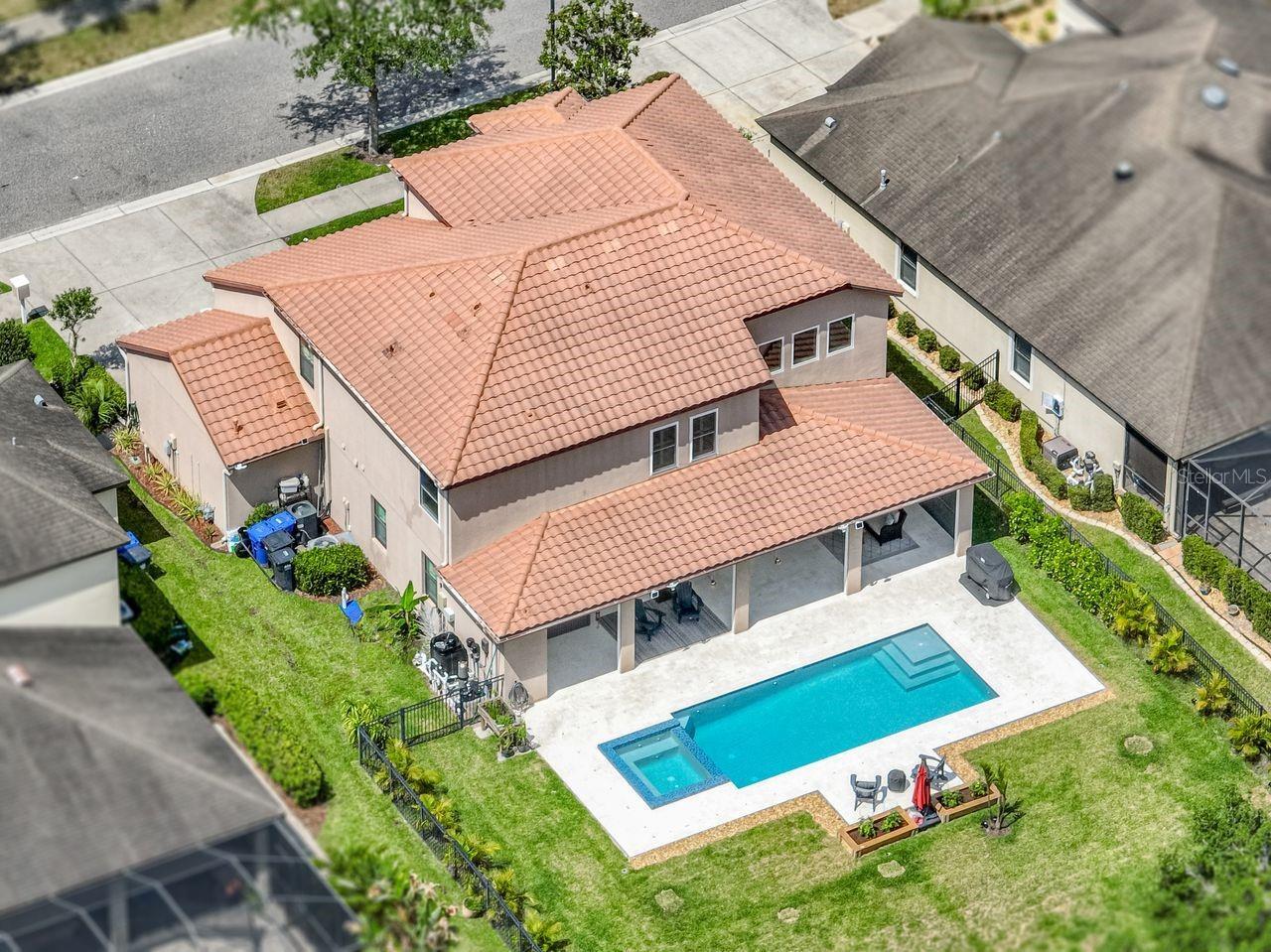 Property Photo: 7927 Hampton Lake Drive FL 33647