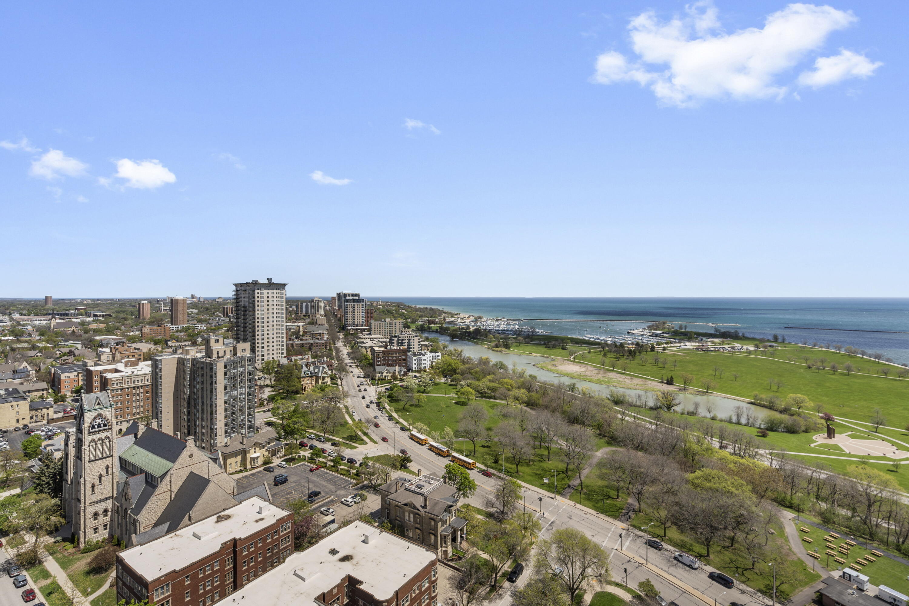 Property Photo: 929 N Astor St 2608 WI 53202