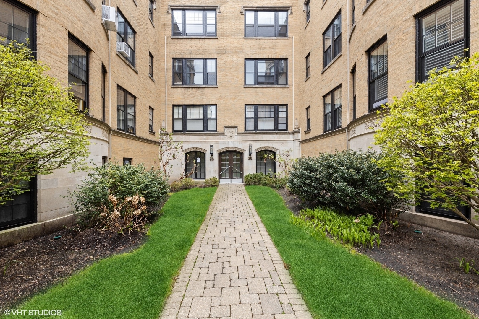 Property Photo: 830 Michigan Avenue E3 IL 60202