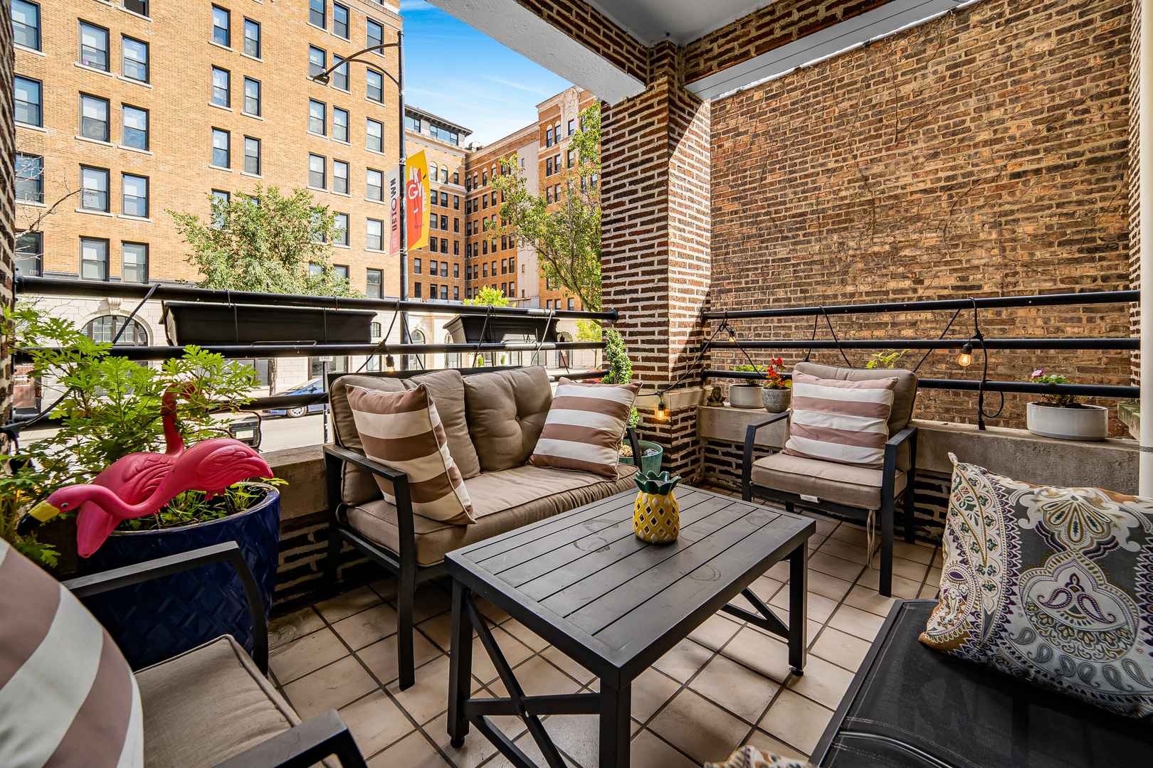 Property Photo: 5016 N Sheridan Road 1 IL 60640